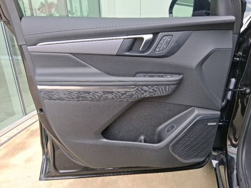 Used 2025 Buick Enclave Sport Touring w/ Power Package image 17