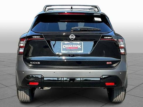 Certified 2026 Nissan Kicks SR FWD image 4
