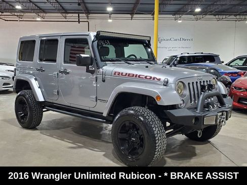 Used 2016 Jeep Wrangler Unlimited Rubicon w/ Connectivity Group AWD/4WD image 3