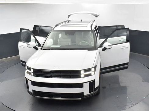 Used 2025 Hyundai Santa Fe Limited image 36