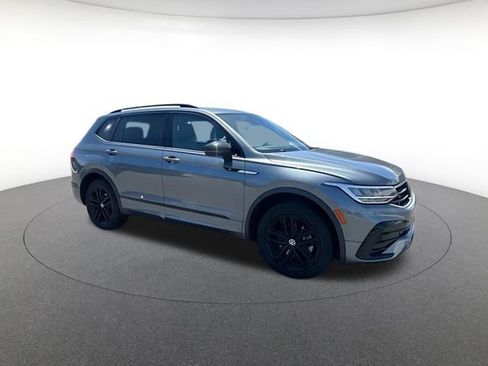 Used 2022 Volkswagen Tiguan SE R-Line AWD/4WD image 1
