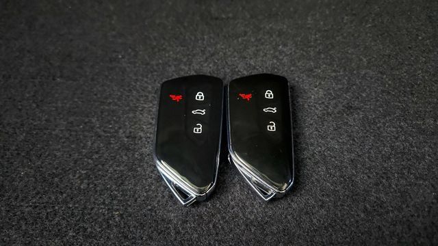 Used 2025 Volkswagen GTI SE FWD image 84