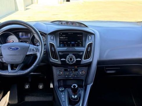 Used 2017 Ford Focus RS image 28