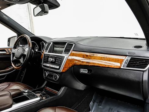 Used 2014 Mercedes-Benz GL 450 4MATIC image 11