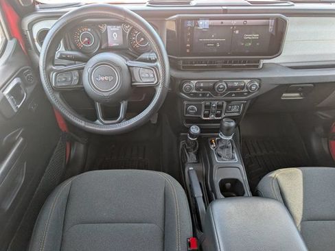 Used 2025 Jeep Gladiator Sport AWD/4WD image 6