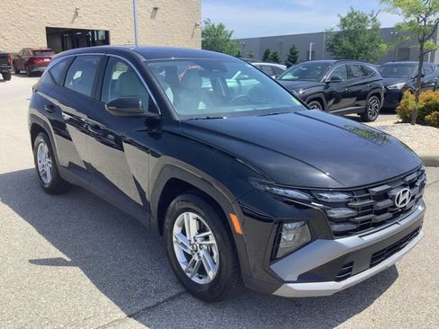 Certified 2025 Hyundai Tucson SE FWD image 4
