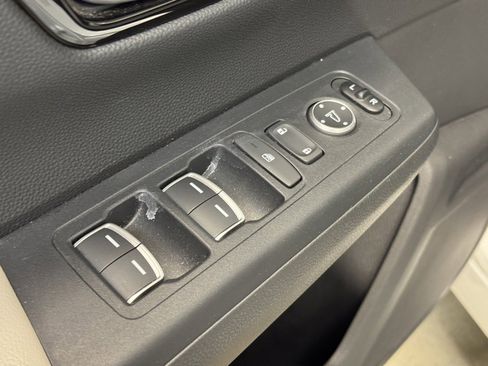 Used 2025 Honda CR-V EX-L image 10
