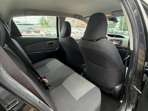 Used 2017 Toyota Yaris L w/ Carpet Mat Package FWD image 15