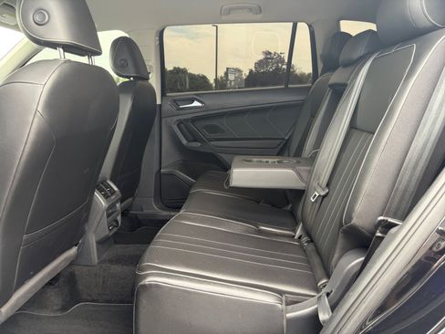 Certified 2024 Volkswagen Tiguan SE AWD/4WD image 17
