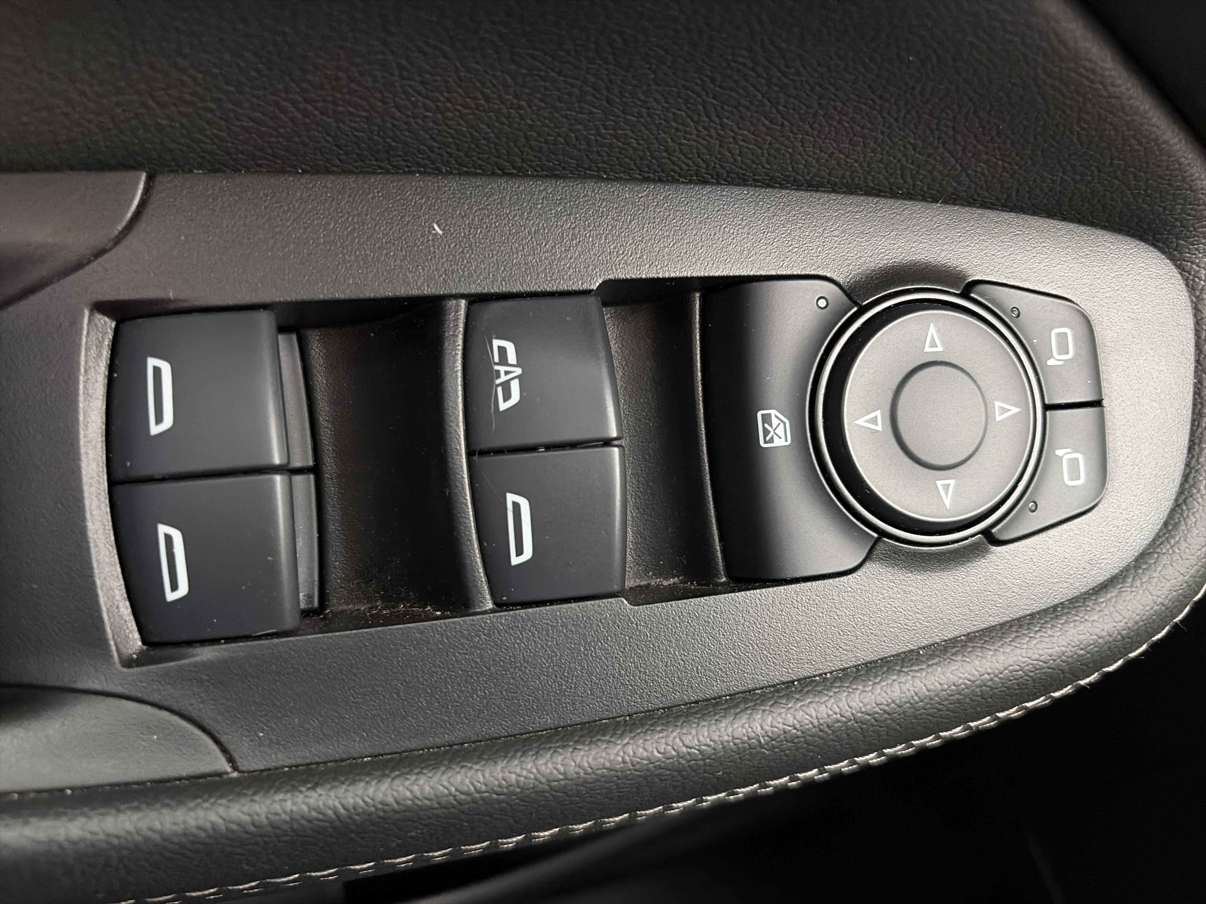 Used 2022 Buick Encore GX Select w/ Sport Touring Package FWD image 23