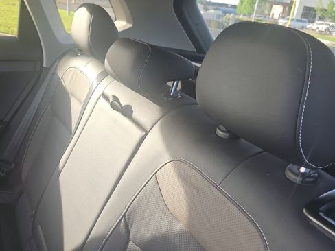 Used 2022 Volkswagen Taos SEL image 12