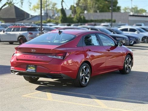 Used 2023 Hyundai Elantra SEL w/ Convenience Package FWD image 7