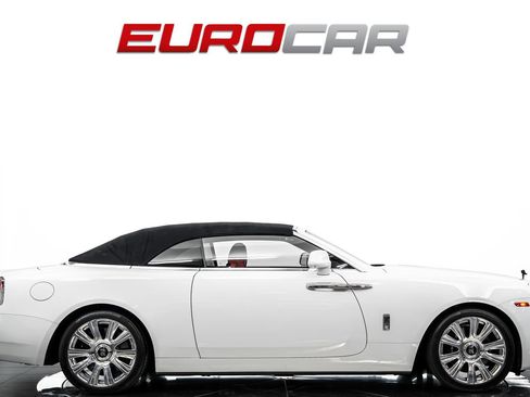 Used 2018 Rolls-Royce Dawn RWD image 7