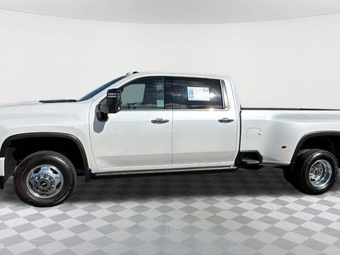 Used 2022 Chevrolet Silverado 3500 High Country w/ Safety Package II AWD/4WD image 8