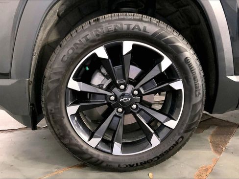 Used 2025 Chevrolet Equinox RS w/ Safety and Technology Package AWD/4WD image 9