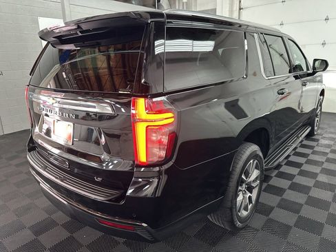 Used 2024 Chevrolet Suburban LT image 9