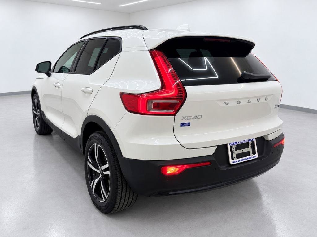 Used 2024 Volvo XC40 B5 Core w/ Climate Package AWD/4WD image 5