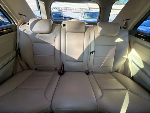 Used 2011 Mercedes-Benz ML 350 4MATIC image 22