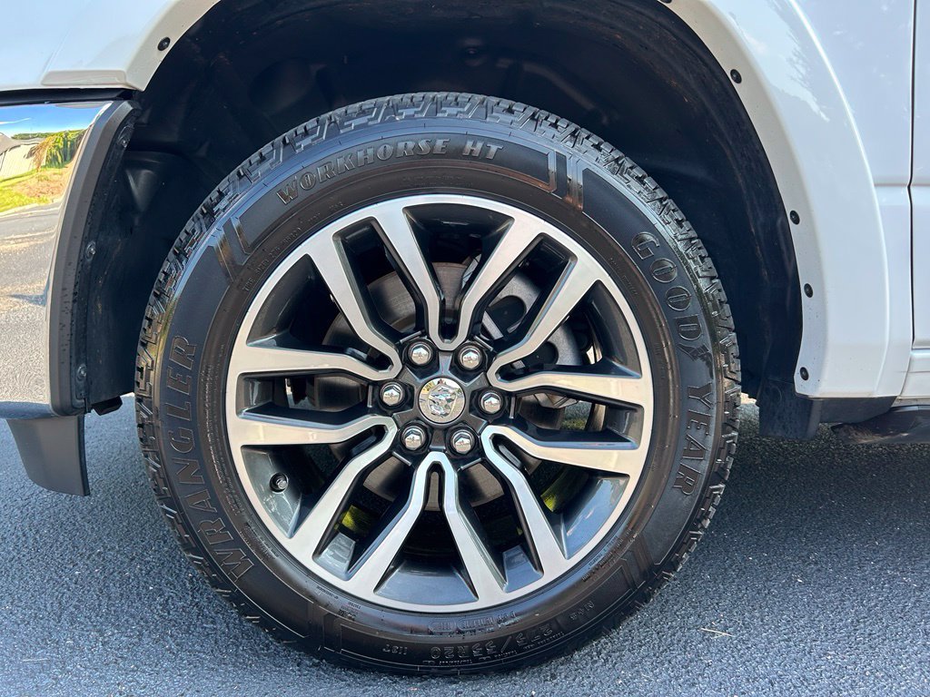 Used 2025 RAM 1500 Limited AWD/4WD image 7