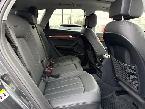 Used 2023 Audi Q5 2.0T Premium Plus w/ Premium Plus Package AWD/4WD image 12