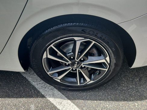 Used 2023 Kia Forte LXS FWD image 13