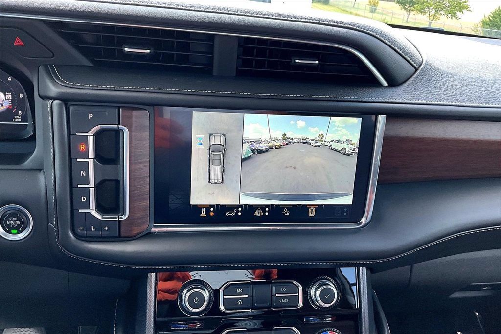 Used 2023 GMC Yukon XL Denali Ultimate AWD/4WD image 17