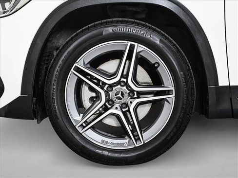 Certified 2022 Mercedes-Benz GLA 250 4MATIC image 26