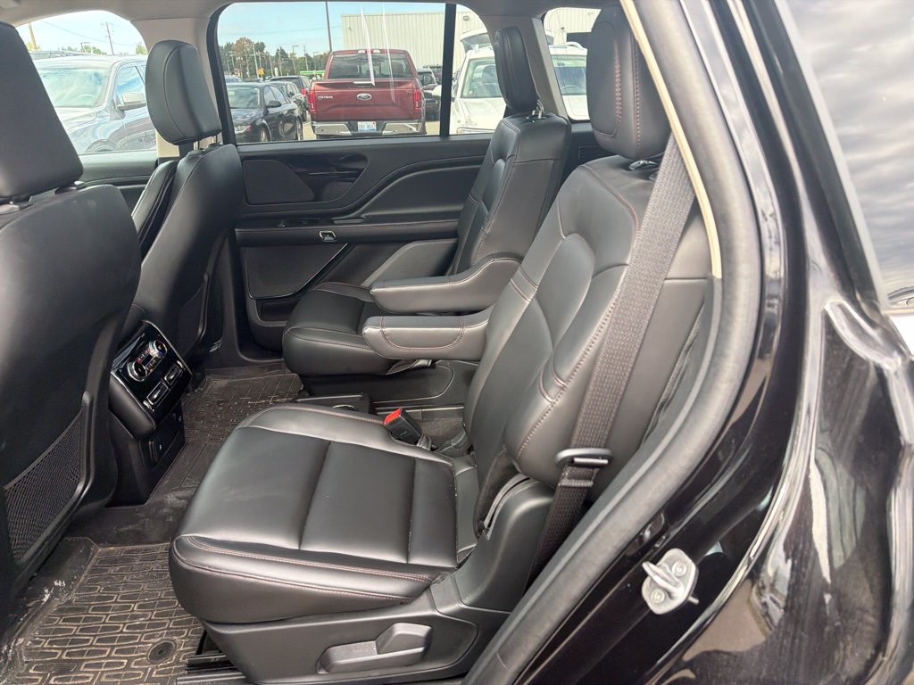 Used 2024 Lincoln Aviator AWD w/ Premium Package image 11