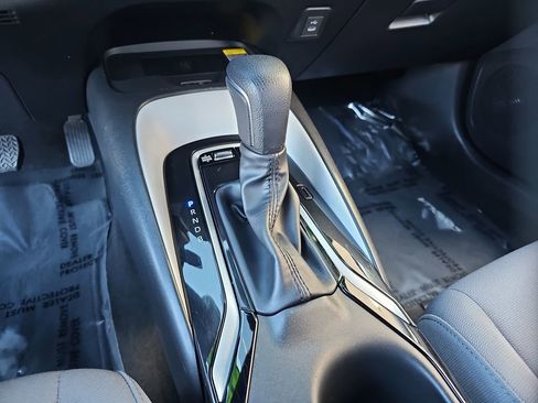 Certified 2025 Toyota Corolla SE w/ SE Premium Package FWD image 15