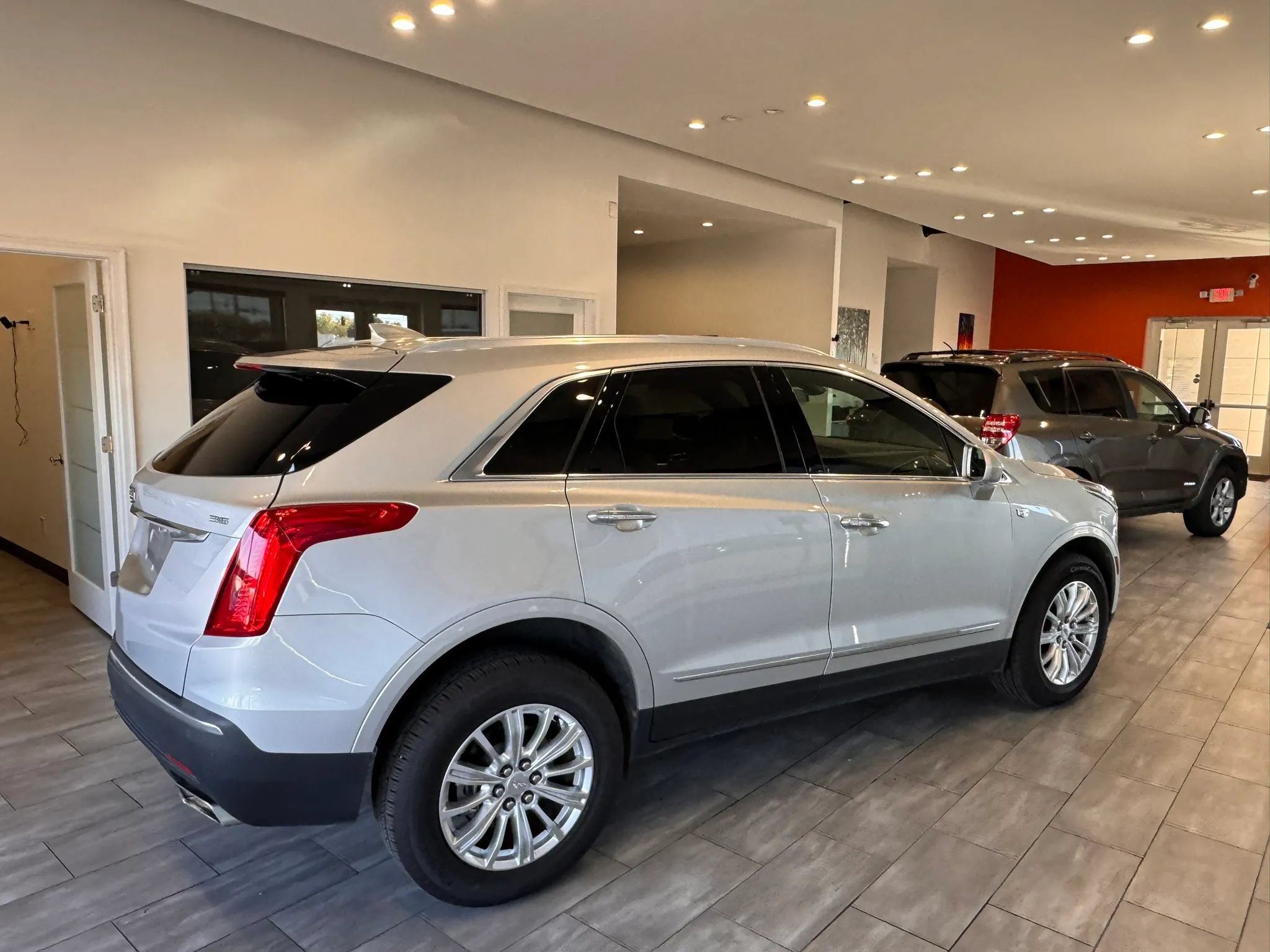 Used 2019 Cadillac XT5 FWD image 17