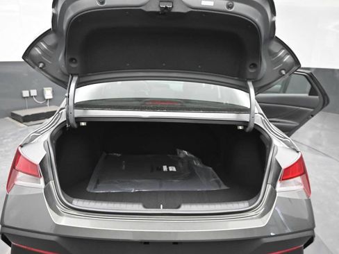 New 2026 Hyundai Elantra SE FWD image 13