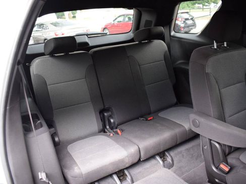 Used 2023 Chevrolet Traverse LT FWD image 37