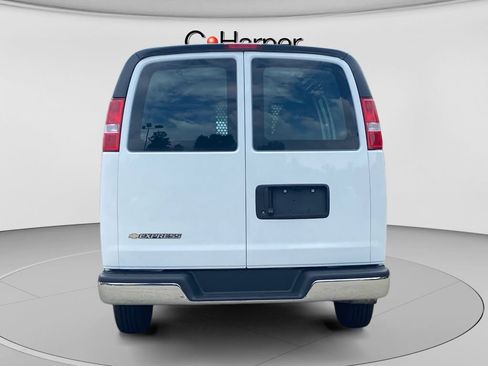 Used 2025 Chevrolet Express 2500 w/ Driver Convenience Package RWD image 4