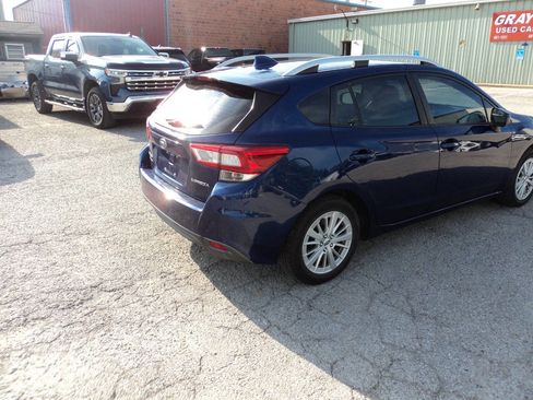 Used 2018 Subaru Impreza 2.0i Premium w/ Popular Package #2 AWD/4WD image 4