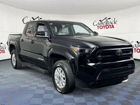 Used 2025 Toyota Tacoma SR5 image 3
