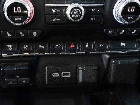 Used 2021 GMC Sierra 3500 Denali w/ Denali Ultimate Package image 40