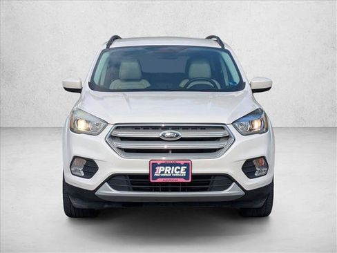 Used 2017 Ford Escape SE w/ SE Leather Comfort Package FWD image 2
