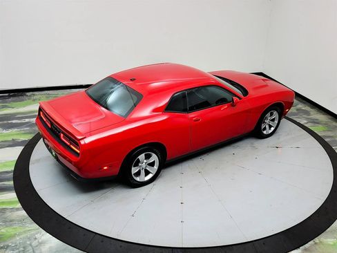 Used 2021 Dodge Challenger SXT RWD image 31
