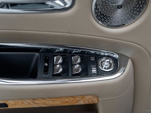 Used 2017 Rolls-Royce Ghost image 20