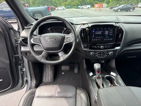 Used 2023 Chevrolet Traverse RS AWD/4WD image 15