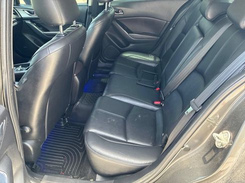 Used 2018 MAZDA MAZDA3 Touring FWD image 10