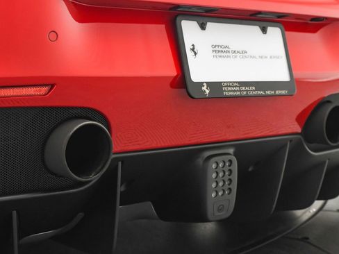 Used 2019 Ferrari 488 Spider Rosso Corsa image 21