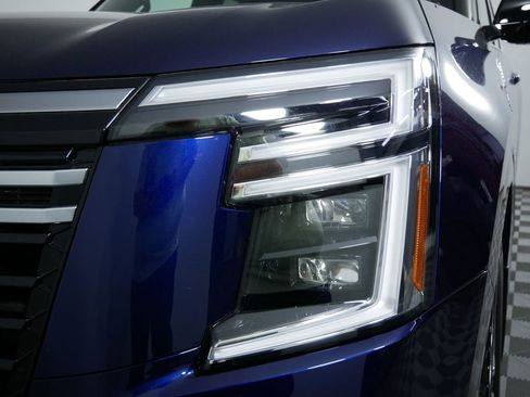 Used 2025 Nissan Armada Platinum Reserve image 10