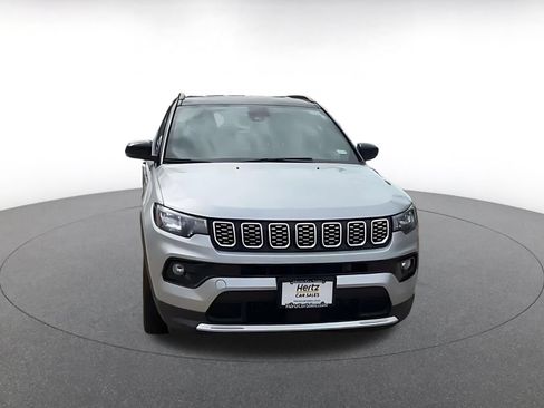 Used 2025 Jeep Compass Limited AWD/4WD image 4