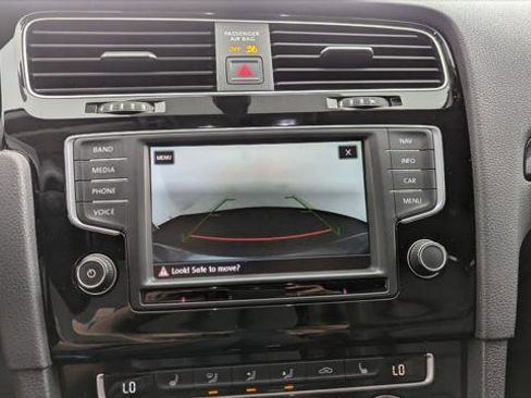Used 2017 Volkswagen Golf SEL image 24