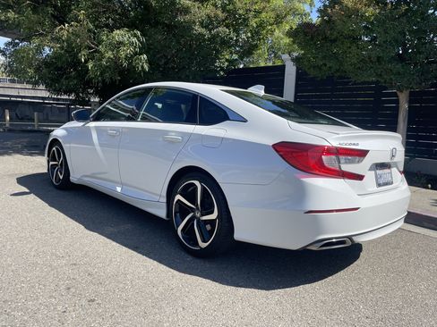 Used 2019 Honda Accord Sport image 12