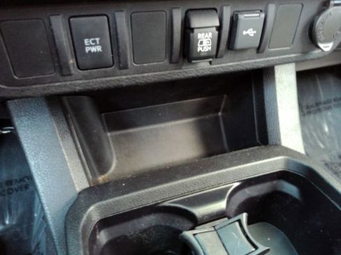 Used 2022 Toyota Tacoma SR5 image 40