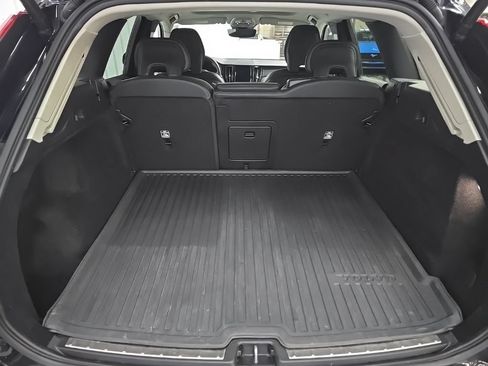 Used 2023 Volvo XC60 B5 Plus w/ Climate Package AWD/4WD image 15