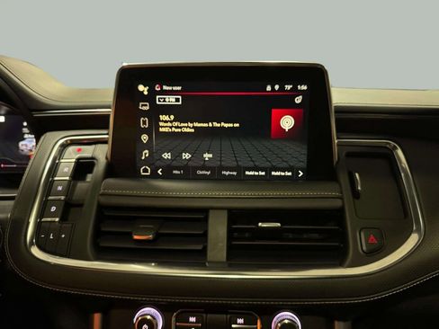 Used 2022 GMC Yukon SLT w/ SLT Luxury Package AWD/4WD image 6