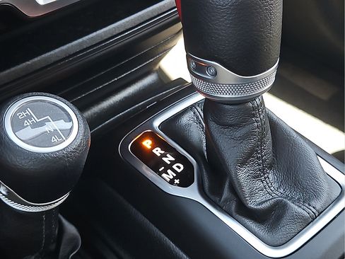 Used 2021 Jeep Wrangler Sport AWD/4WD image 20